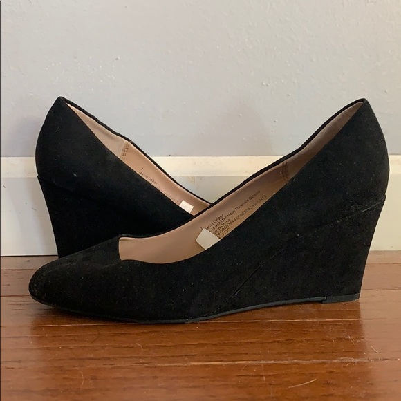 a new day black wedges